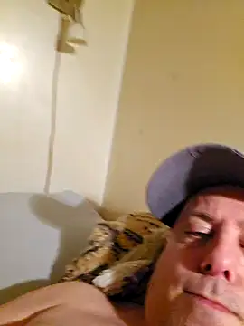 HeteroHotGuy1 online show from February 11, 2025, 5:37 am