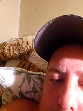 HeteroHotGuy1 online show from September 28, 2025, 10:59 pm