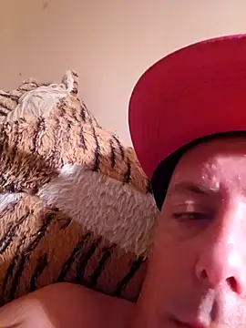 HeteroHotGuy1 online show from October 10, 2025, 10:42 pm