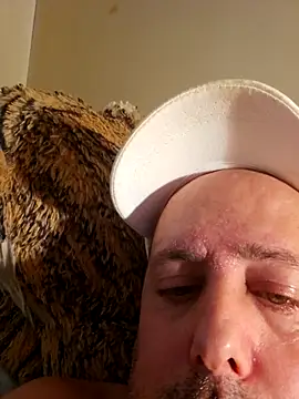 HeteroHotGuy1 online show from November 8, 2025, 9:42 am