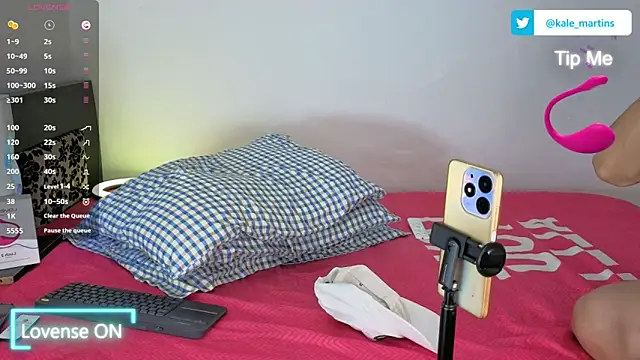 KALE 19 online show from January 11, 2026, 1:32 am