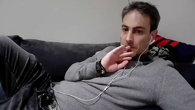 basquehotboy online show from February 6, 2025, 9:38 pm