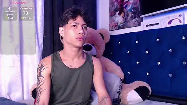 Sexys Boys Hot1 online show from November 13, 2025, 3:05 am