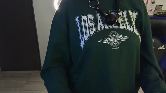 thomascooper7 online show from February 14, 2025, 3:33 am