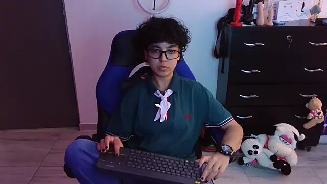 thomascooper7 online show from February 26, 2026, 7:35 pm