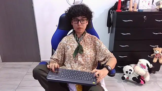 thomascooper7 online show from March 21, 2026, 10:02 pm