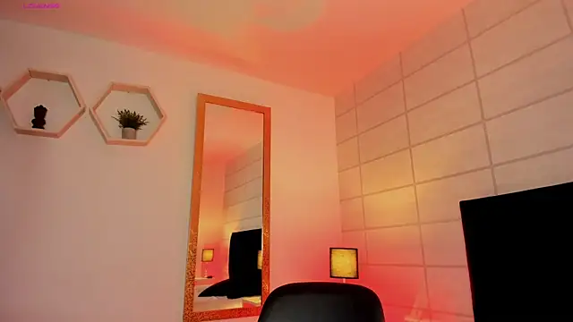 Christine Laam online show from November 14, 2025, 12:15 pm