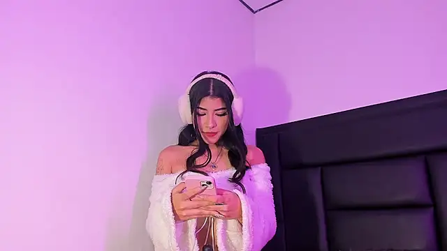 Snapshot of GiselleBlare chatting on January 11, 2025, 5:41 am GiselleBlare online show from January 11, 2025, 5:41 am