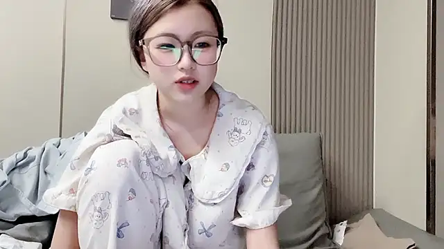 MM YY SS online show from October 21, 2025, 10:05 am