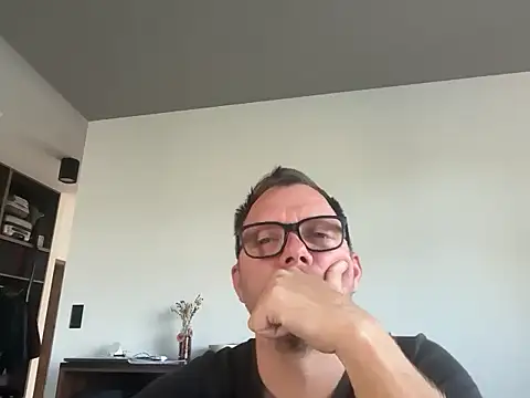 xmnbx77 online show from October 14, 2025, 7:20 am