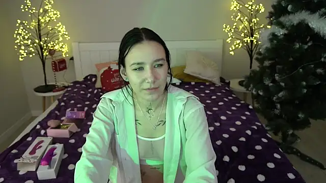 NikkiGoldSide online show from January 4, 2025, 7:02 pm
