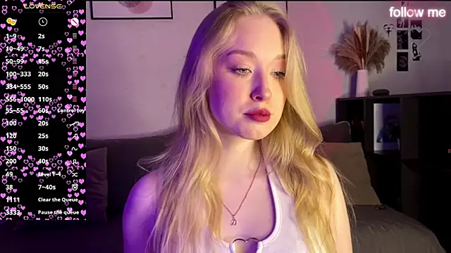 Snapshot of SweetDarcy chatting on September 28, 2025, 3:17 pm SweetDarcy online show from September 28, 2025, 3:17 pm