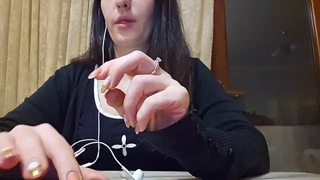 AlejandraDelaney online show from December 30, 2024, 10:12 pm