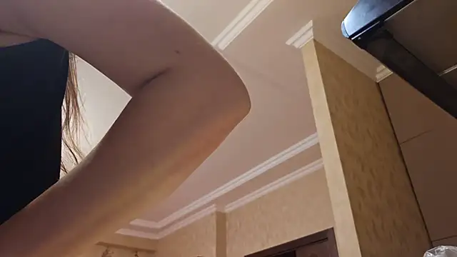 AlejandraDelaney online show from January 28, 2025, 5:03 pm