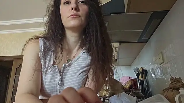 AlejandraDelaney online show from October 19, 2025, 9:10 am