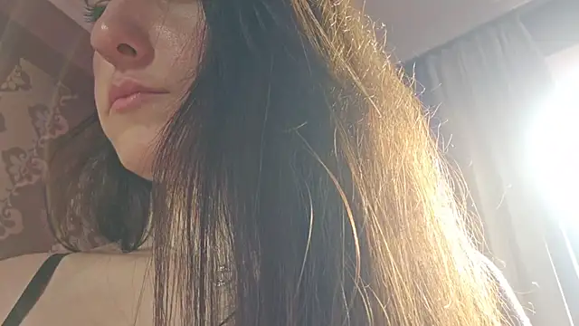 AlejandraDelaney online show from May 22, 2026, 1:06 pm