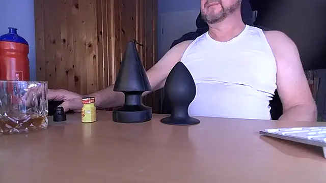 Tom PP cgn online show from October 20, 2025, 5:57 pm