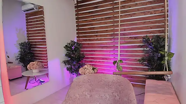 Sapphire Venuss online show from December 9, 2024, 9:48 pm