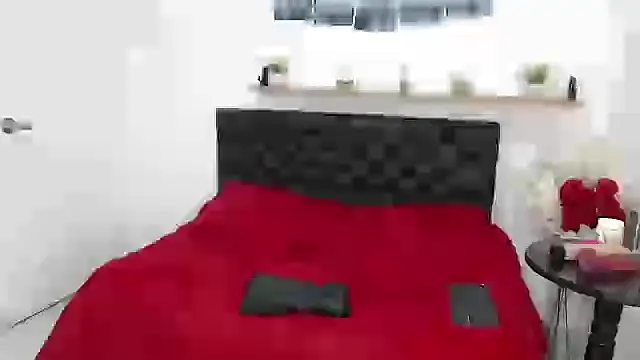 lily f00x online show from December 16, 2024, 12:27 pm