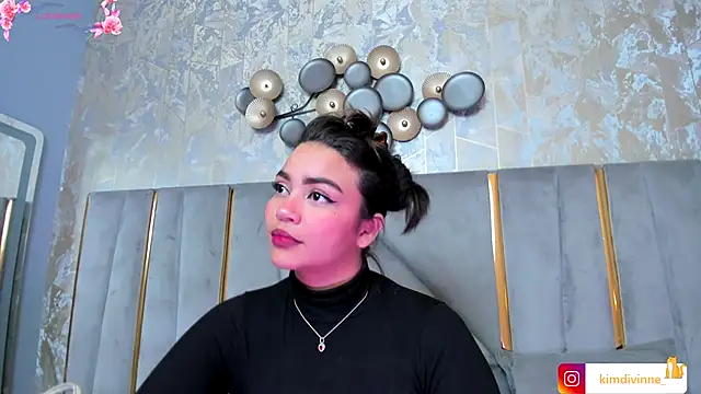 KimDevinne online show from September 10, 2025, 2:55 am