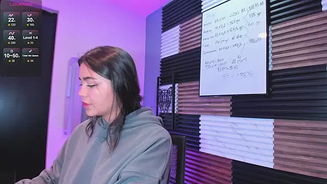 Snapshot of KimDevinne chatting on July 3, 2026, 3:13 am KimDevinne online show from July 3, 2026, 3:13 am