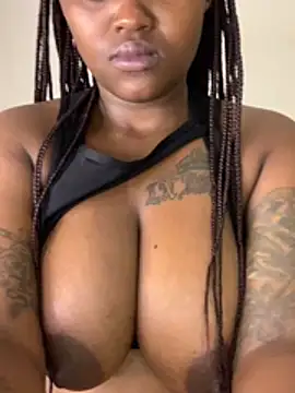ThickPearlx23 online show from July 7, 2026, 7:23 am