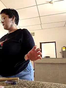 KatInk online show from October 14, 2025, 4:41 pm