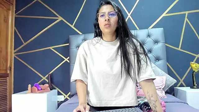 Luci And Sofi online show from January 18, 2025, 7:37 pm