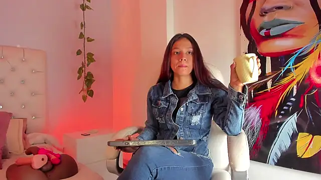 Luci And Sofi online show from January 13, 2026, 1:05 pm