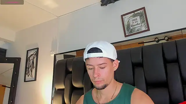 JadeSmiith  online show from December 20, 2025, 10:50 pm