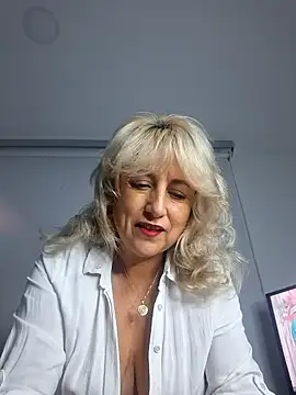 almaluna7 online show from February 21, 2026, 12:11 am