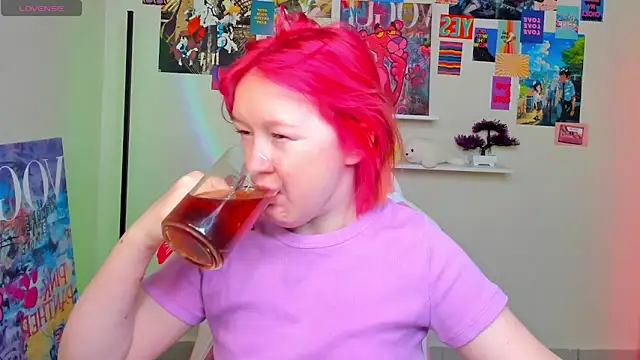 Sara Robinson online show from March 18, 2025, 2:58 am