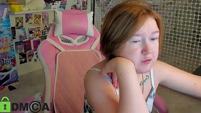 Sara Robinson online show from November 10, 2025, 2:21 am