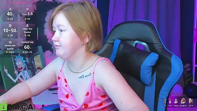 Sara Robinson online show from November 17, 2025, 3:01 am