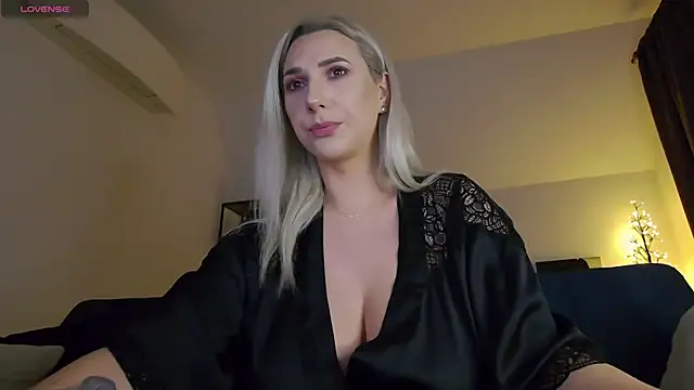 KhloeK online show from December 5, 2025, 4:58 pm