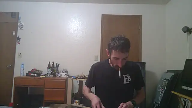 Snapshot of SlammyDjr chatting on December 18, 2024, 8:20 am SlammyDjr online show from December 18, 2024, 8:20 am