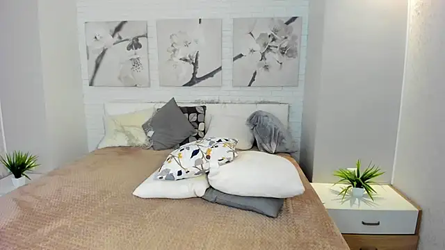 Tiffanyhunt online show from January 21, 2025, 6:34 pm