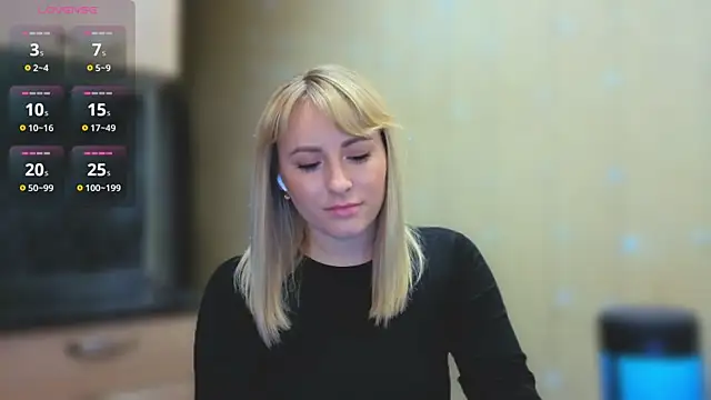 Snapshot of Smoorodinkaa chatting on November 14, 2025, 9:13 pm Smoorodinkaa online show from November 14, 2025, 9:13 pm