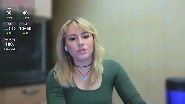 Snapshot of Smoorodinkaa chatting on December 3, 2025, 8:40 pm Smoorodinkaa online show from December 3, 2025, 8:40 pm