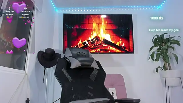 emily palmeer online show from October 26, 2025, 3:34 am