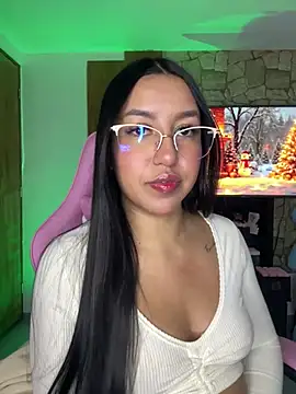 Snapshot of Tamara_Roberts1 chatting on December 17, 2024, 3:28 am Tamara Roberts1 online show from December 17, 2024, 3:28 am