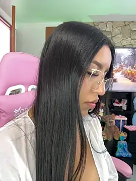 Snapshot of Tamara_Roberts1 chatting on December 23, 2024, 8:14 pm Tamara Roberts1 online show from December 23, 2024, 8:14 pm