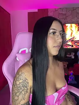 Snapshot of Tamara_Roberts1 chatting on January 14, 2025, 1:58 am Tamara Roberts1 online show from January 14, 2025, 1:58 am