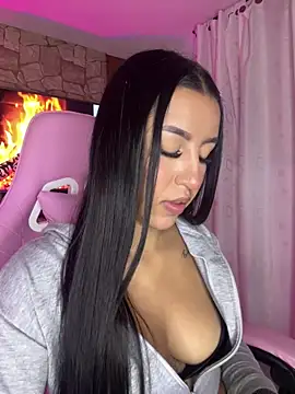 Snapshot of Tamara_Roberts1 chatting on January 24, 2025, 1:45 am Tamara Roberts1 online show from January 24, 2025, 1:45 am