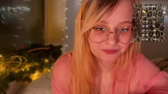 JacyWinslat online show from February 3, 2025, 6:39 pm