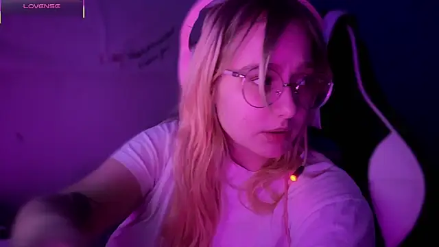 JacyWinslat online show from March 15, 2025, 5:48 pm