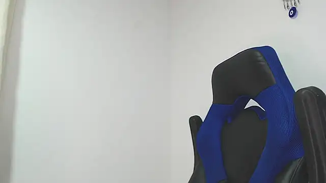 Snapshot of melissa_bakerr chatting on February 11, 2025, 6:30 am melissa bakerr online show from February 11, 2025, 6:30 am