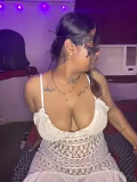 sexy-bu online show from November 17, 2025, 8:58 pm