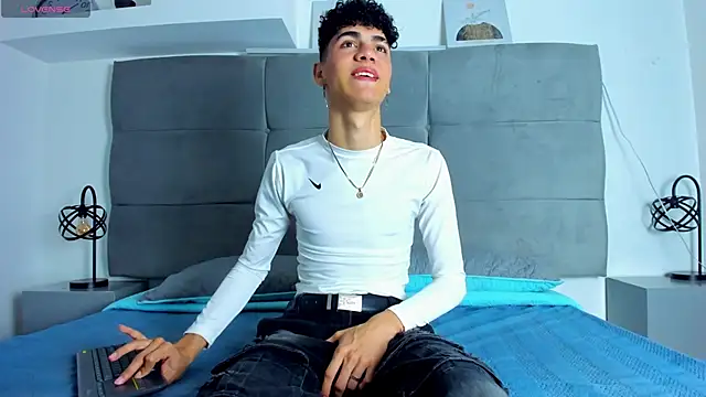 NeoRaptis online show from February 12, 2025, 7:56 pm