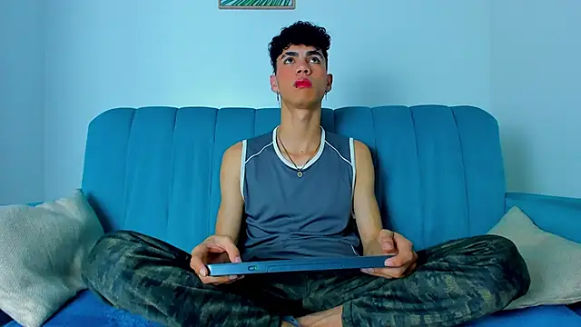 NeoRaptis online show from March 16, 2025, 1:06 pm